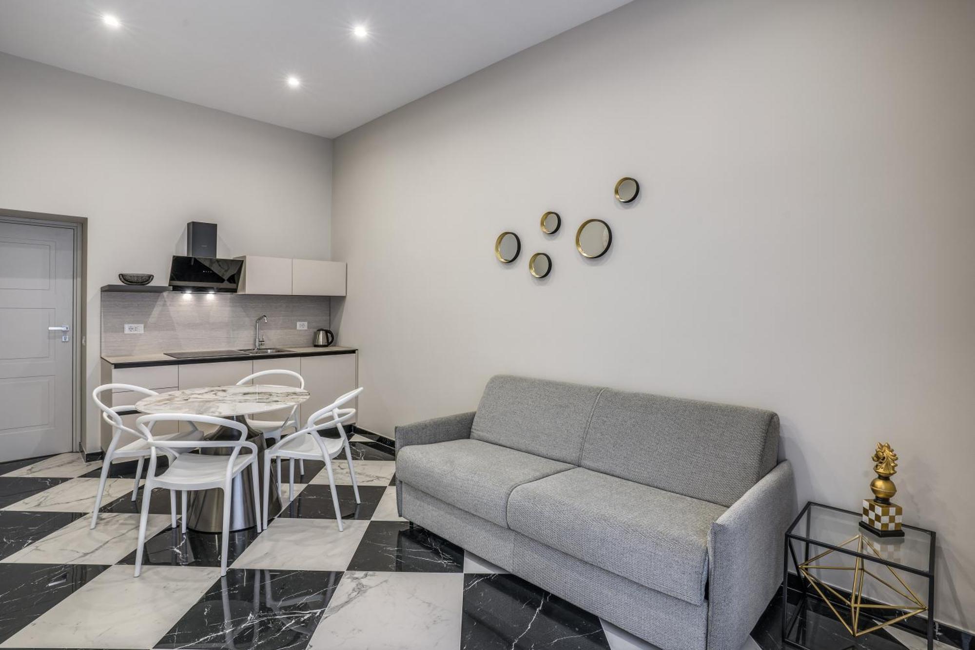 Lady Rose One Apartment Neapel